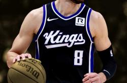 开云体育入口-勇士B队横扫阿根廷男篮，拉文送出助攻的简单介绍