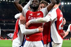 开云体育APP下载-关于阿森纳碾压马德里竞技，萨内三分雨点燃全场的信息