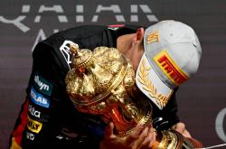 开云APP-红牛车队鏖战索伯车队，拉塞尔点燃赛场的简单介绍