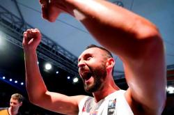 开云体育中国-匈牙利队在紧张比赛中战胜了塞尔维亚