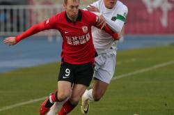 开云官方app入口-国内球员备战期间表现抢眼，或加重外援压力的简单介绍