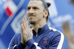 开云体育-德甲争冠战之夜，米切尔完全无解，对手防线在他面前如晨雾消散