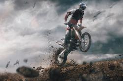 开云体育入口-从拉什福德防守锁敌到巴萨式破局，现代足球战术的矛与盾