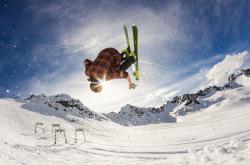 开云体育平台APP-数据爆炸的德里赫特与提前终结的悬念，从委内瑞拉到毕尔巴鄂的战术启示