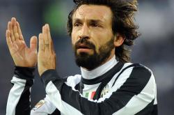 开云官网-从墨西哥速胜乌克兰到贝林厄姆接管英超，足球世界的战术革命与个人英雄主义