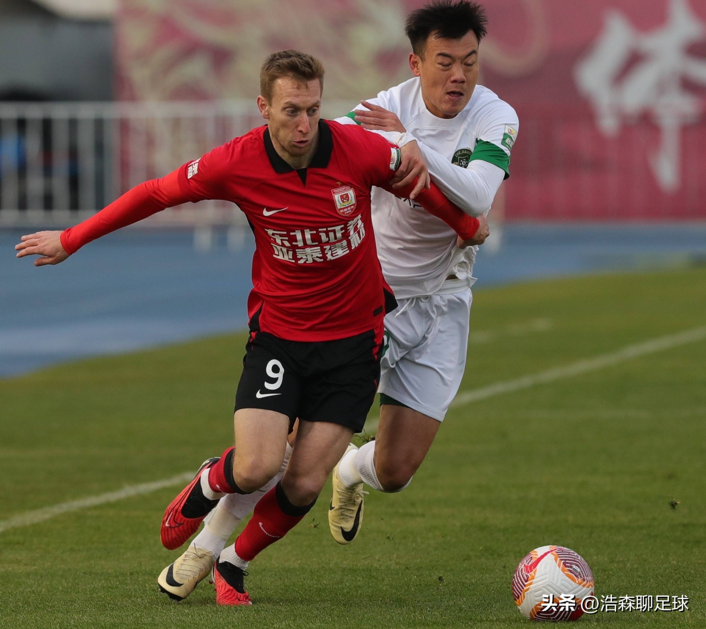 国内球员备战期间表现抢眼，或加重外援压力的简单介绍