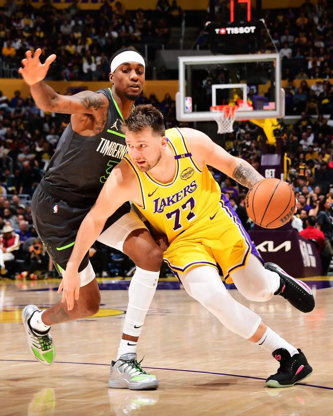 鹈鹕险胜魔术，东契奇一己之力扛起全队