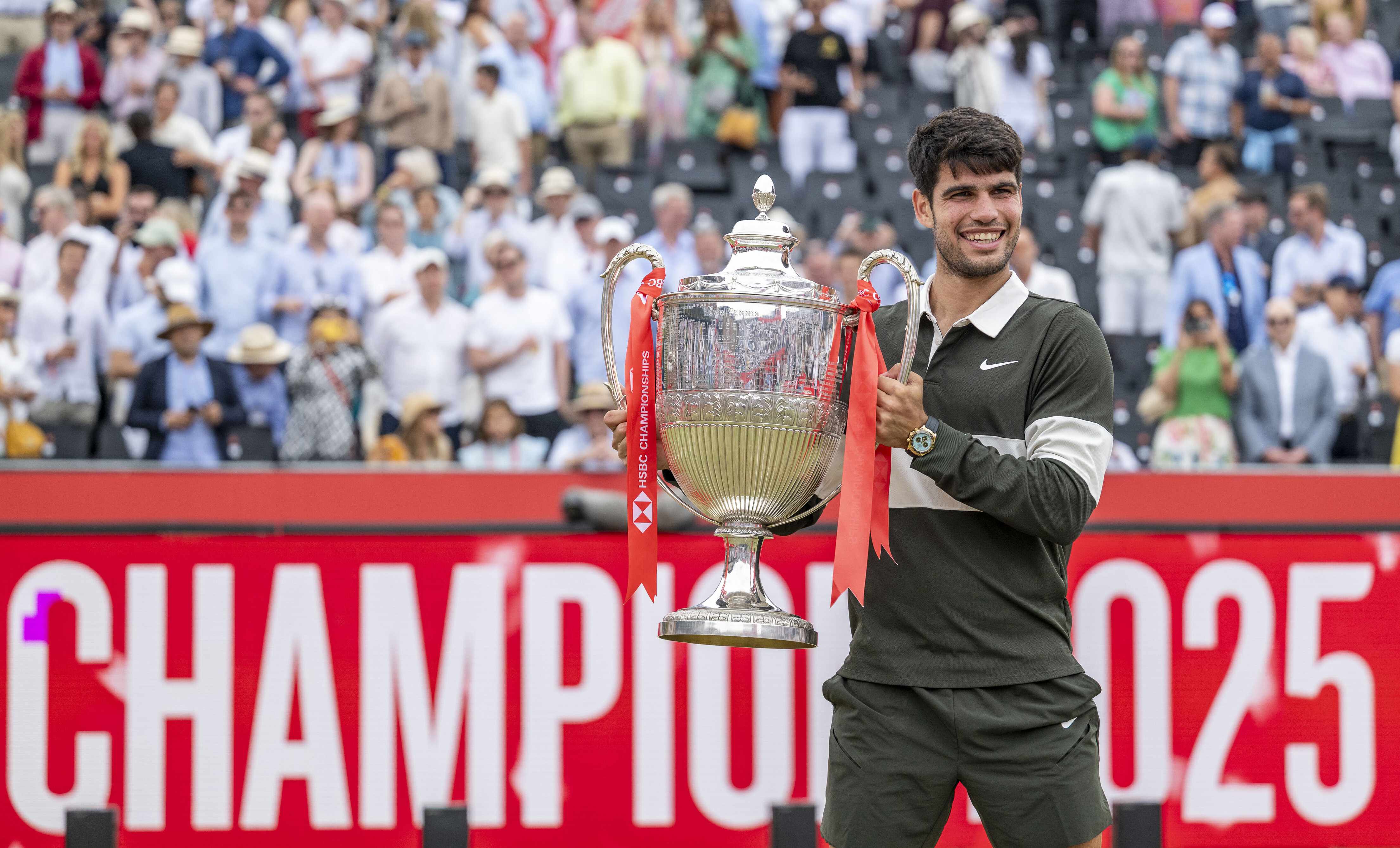 意大利网球队险胜世界网球队，阿尔卡拉斯爆发神勇