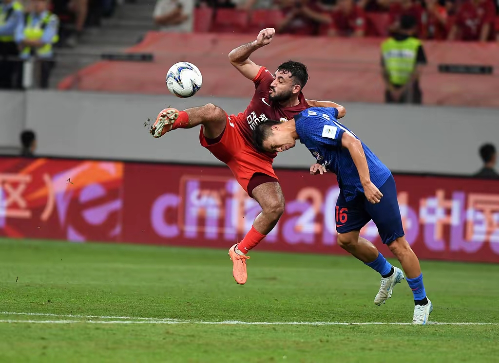 异军突起！意大利足球队力挫强敌晋级赛事下一轮！的简单介绍