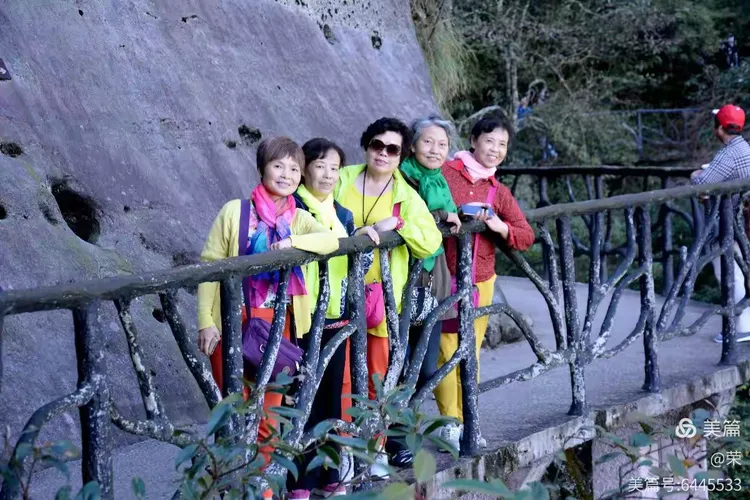 老妇人时隔多年重返冠军榜首，重拾往日荣光的简单介绍