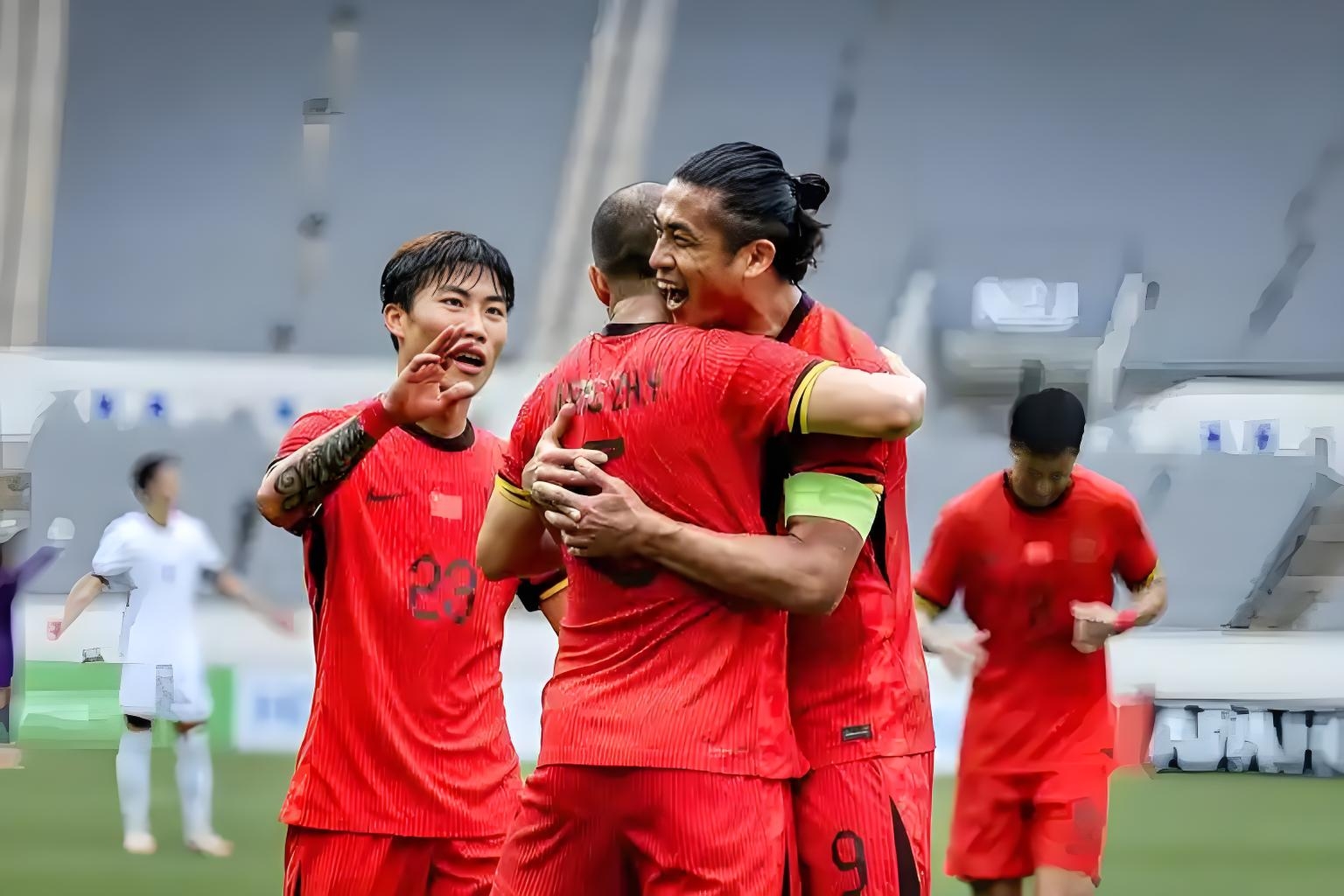 以空前的激情迎战，全力以赴战胜强敌