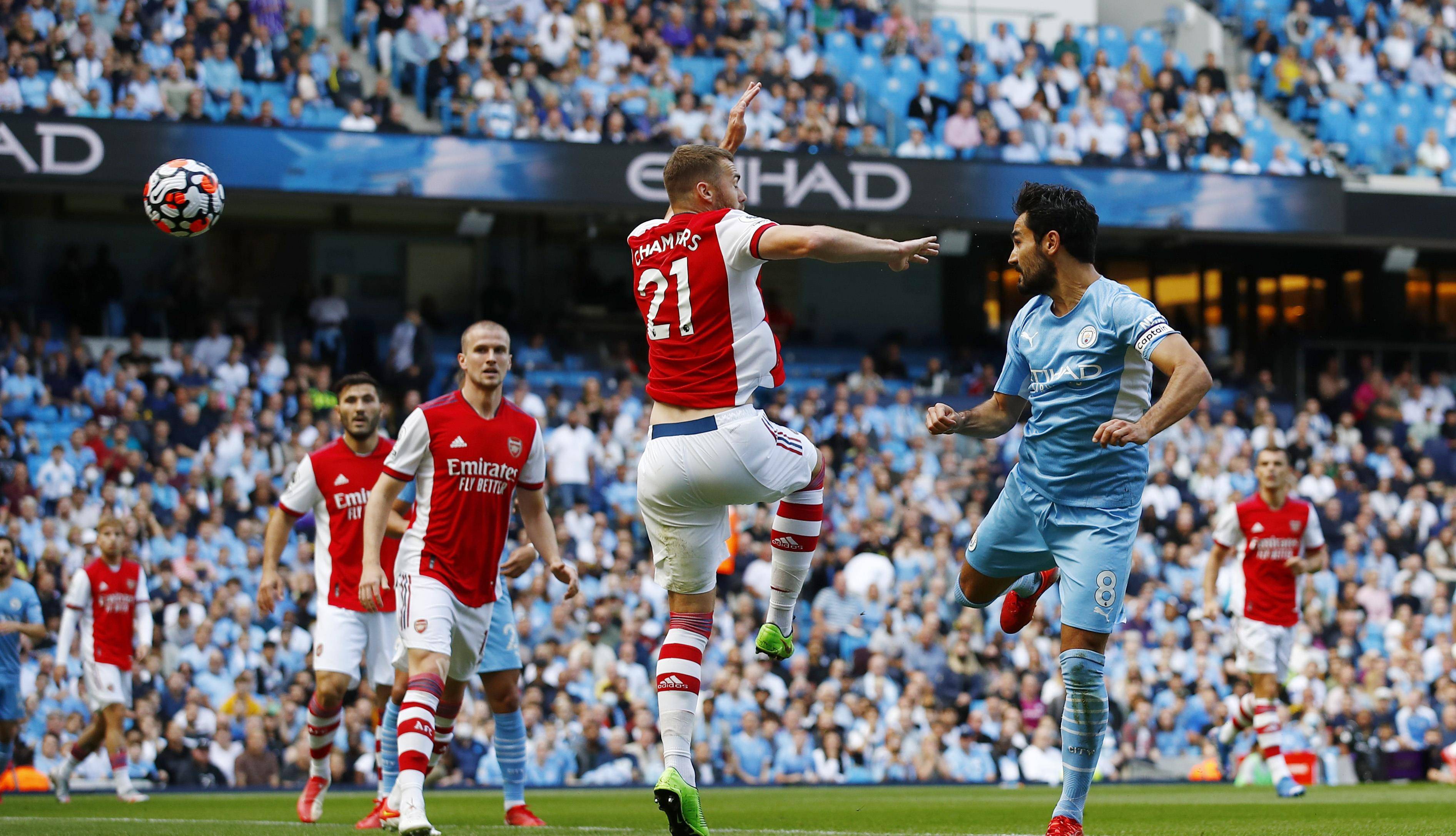 关于英格兰横扫阿森纳，苏亚雷斯刷新纪录的信息