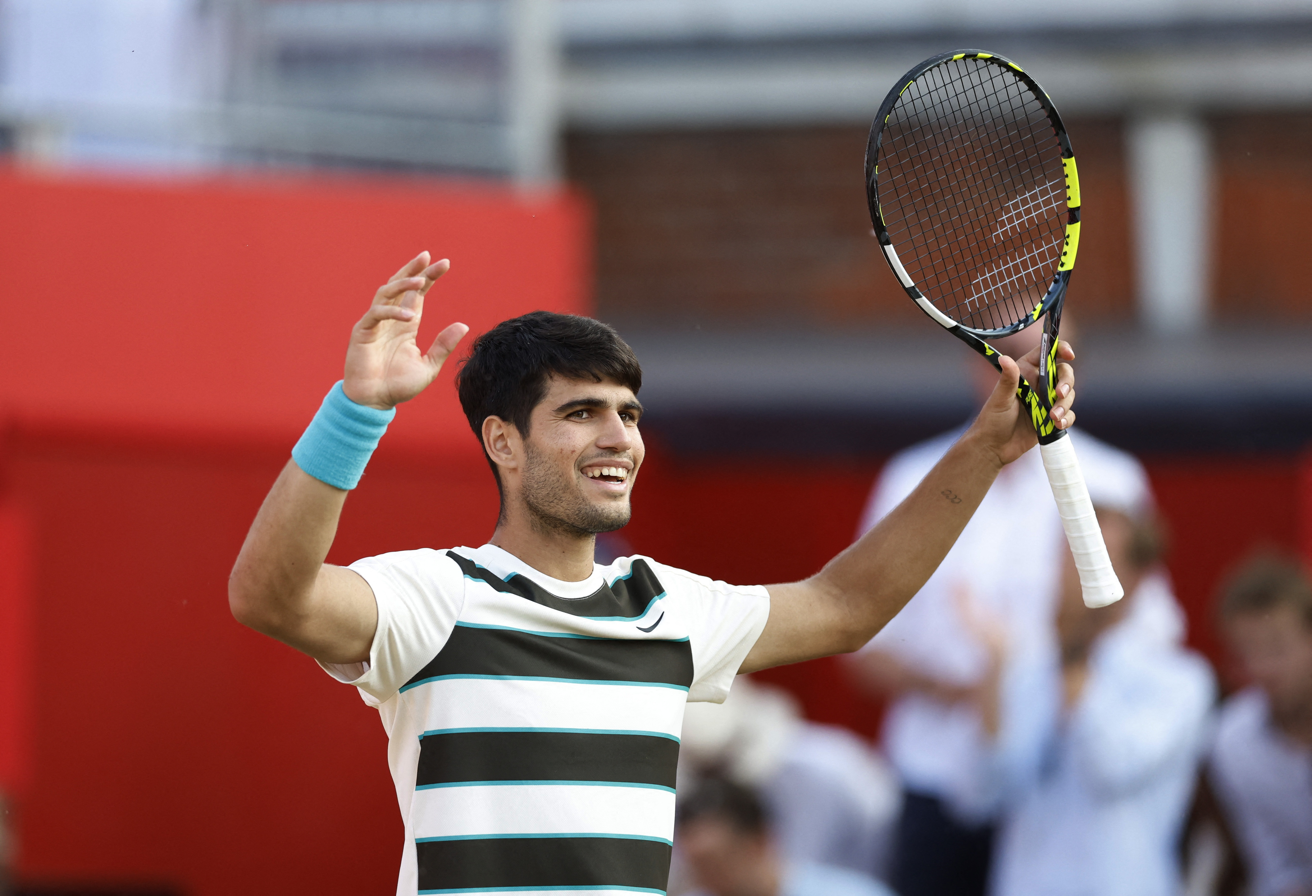 世界网球队险胜日本网球队，阿尔卡拉斯高光表现的简单介绍