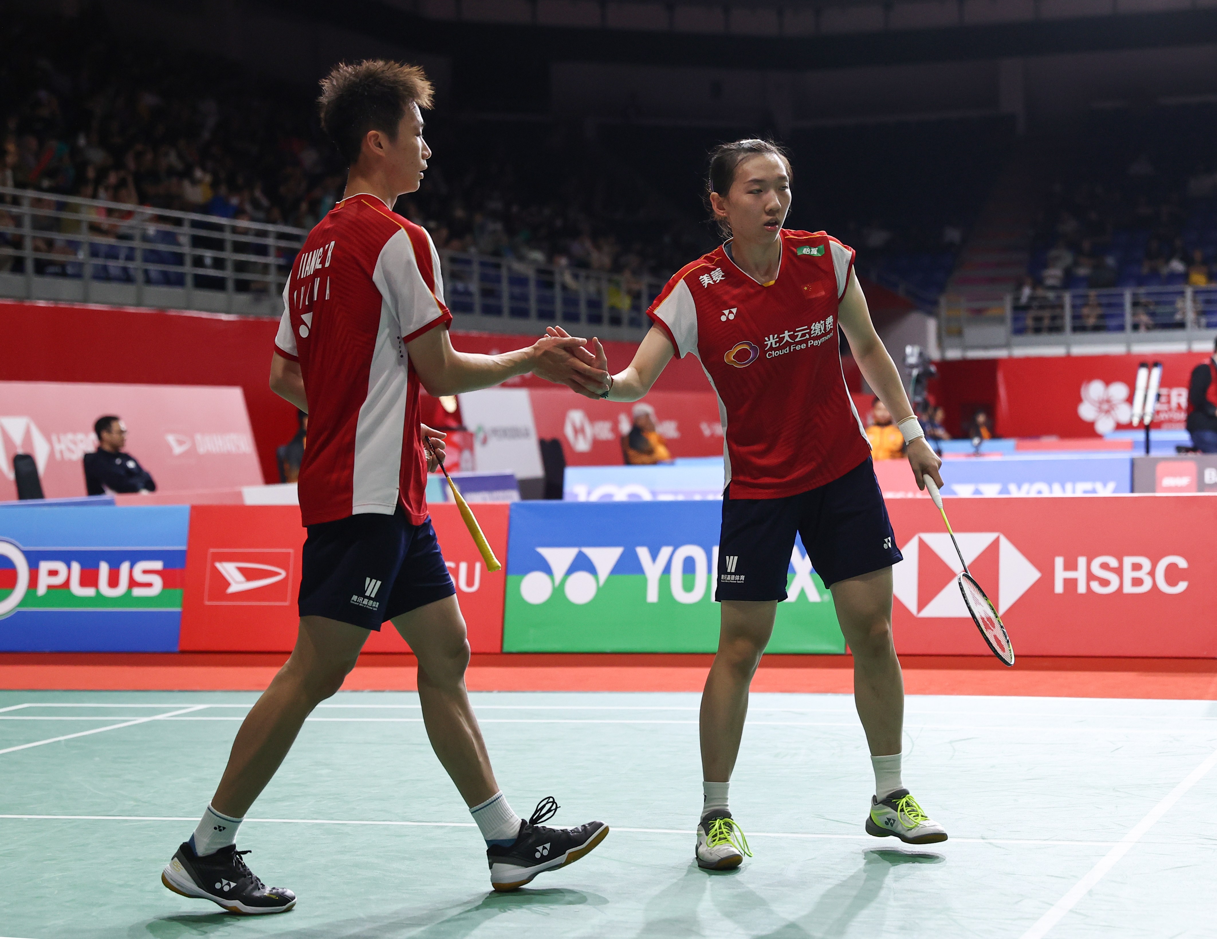 包含马来西亚羽毛球队强势印度羽毛球队，马琳制霸全场的词条