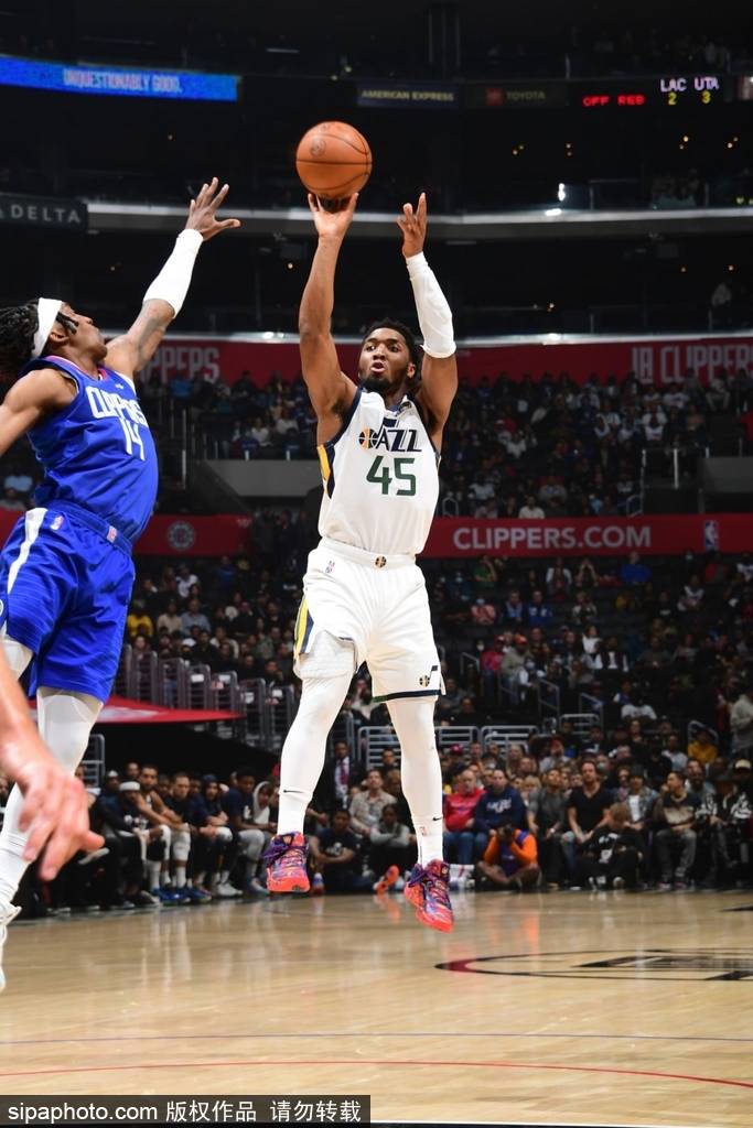 四川队逆转爵士，乔治扛起全队